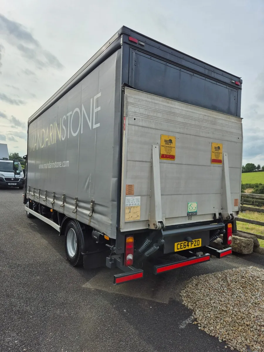 2014 Isuzu 75.190 Tautliner with tail lift - Image 4
