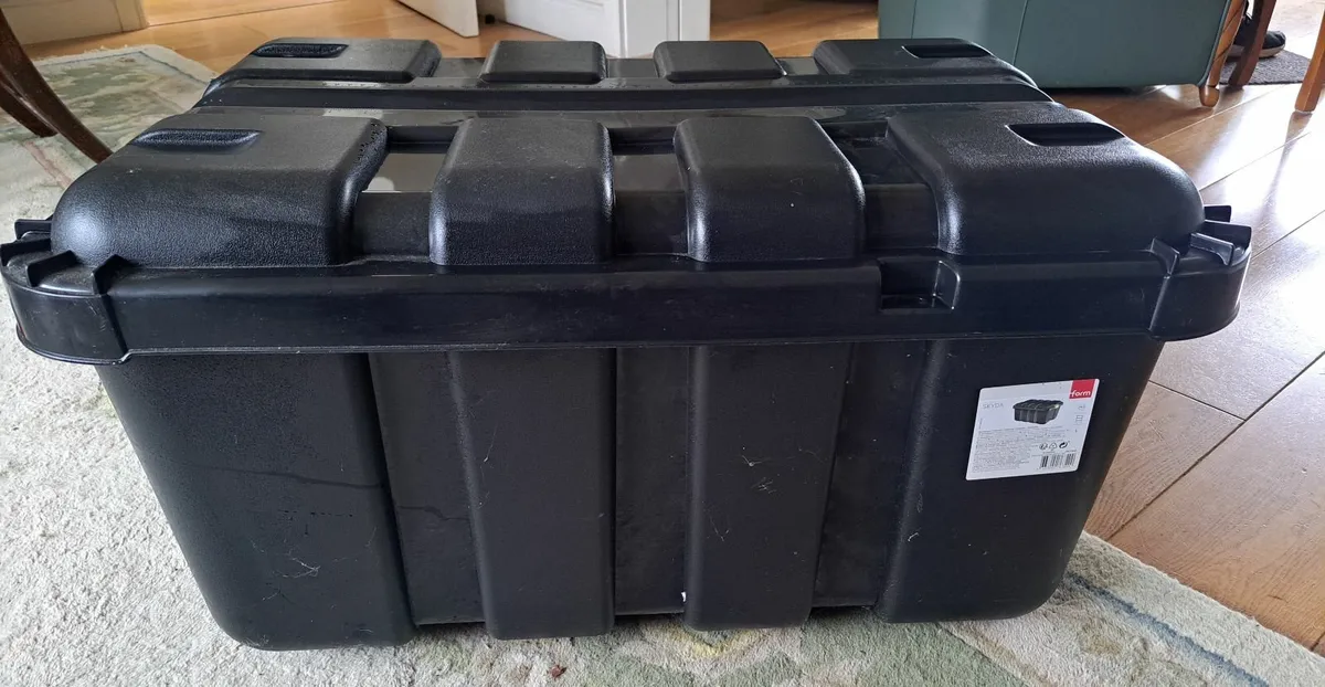 Storage boxes with wheels 111ltr - Image 3