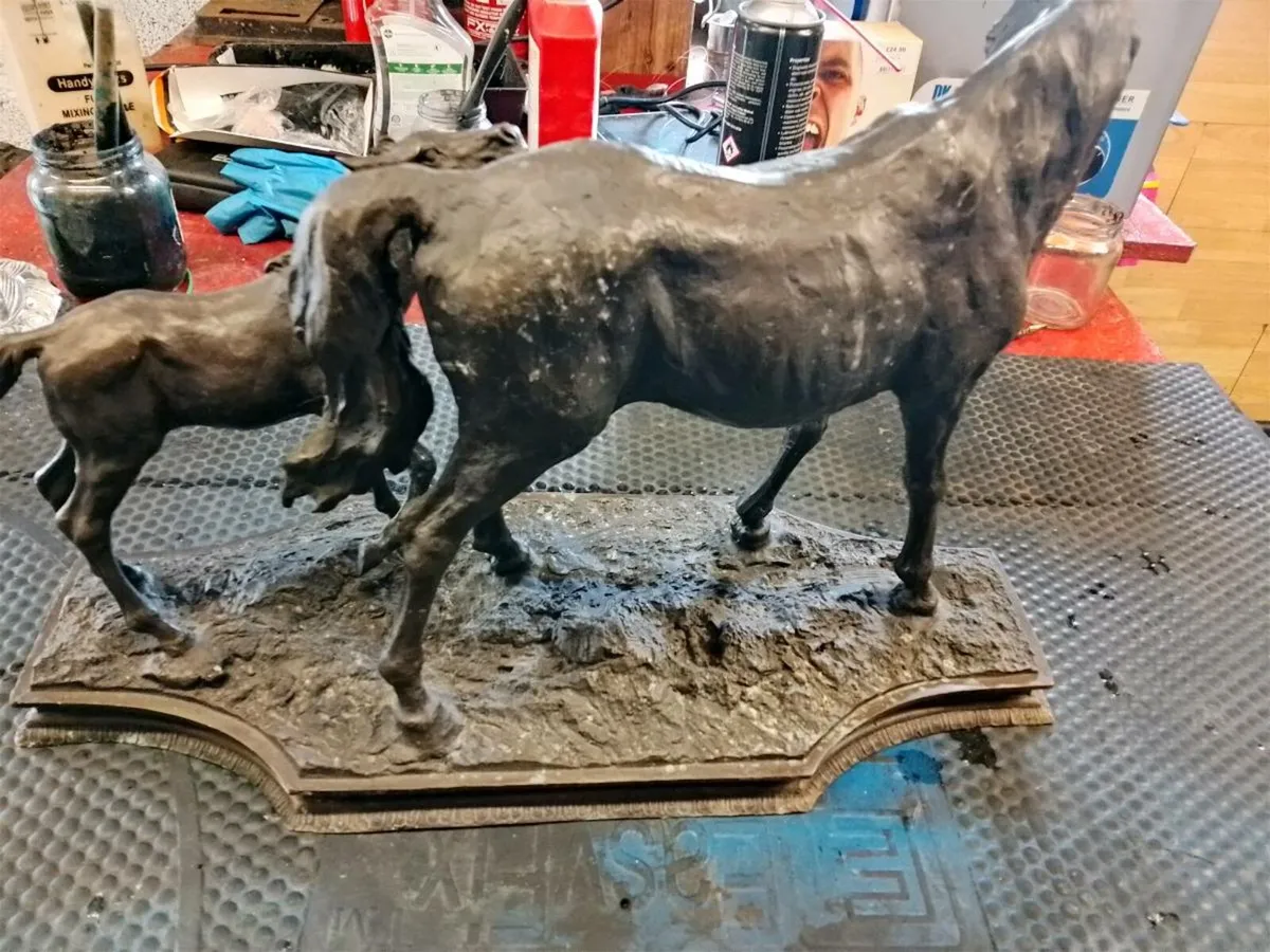 Bronze statue - Image 2