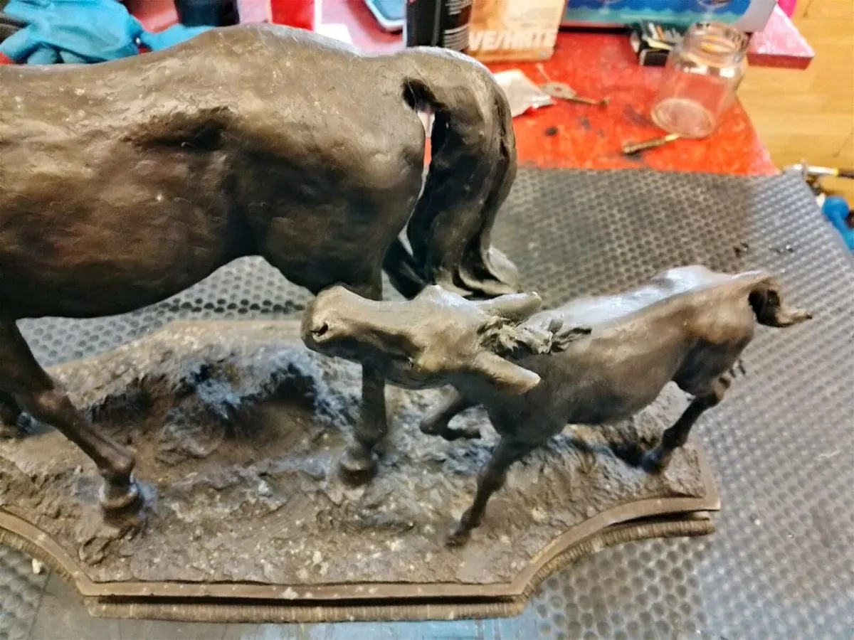 Bronze statue - Image 3
