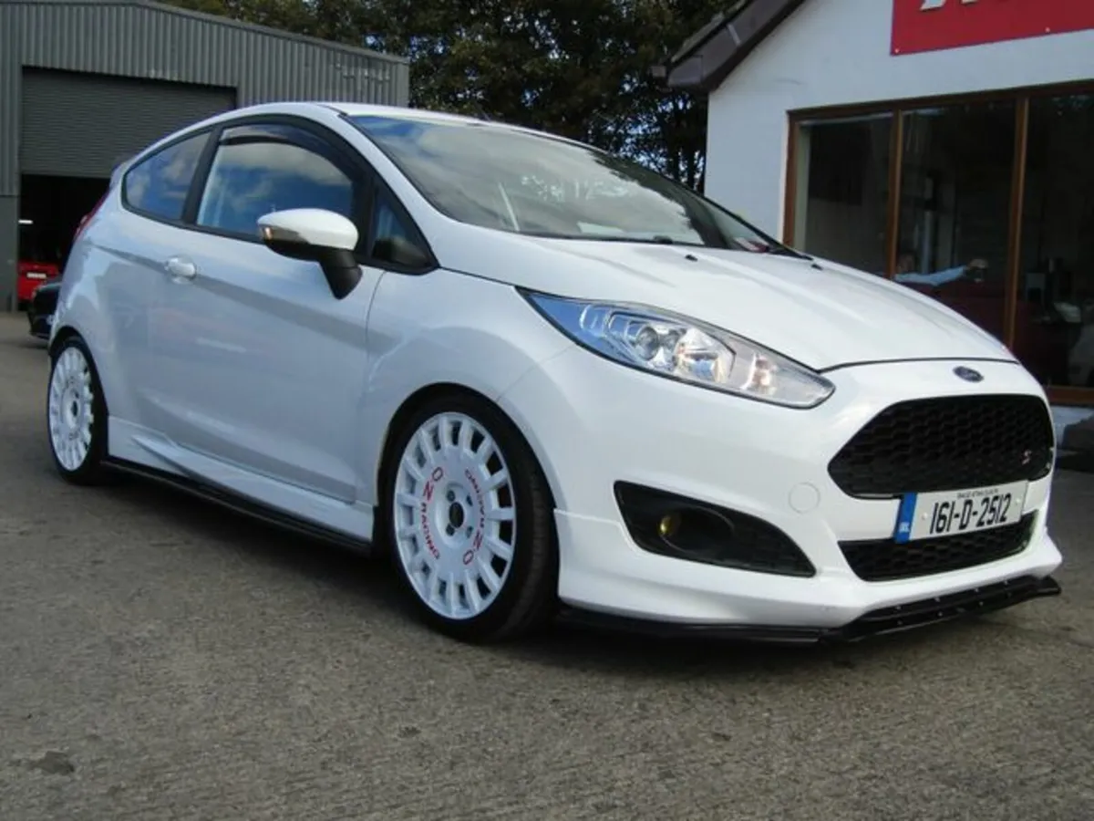 Ford Fiesta Zetec-s 1.0 125PS S/s5spd 3DR - Image 2