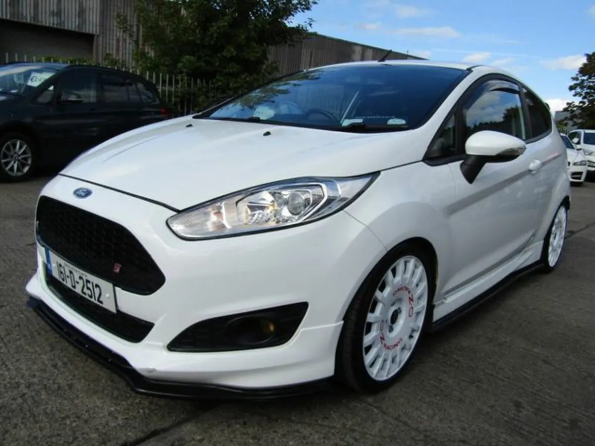 Ford Fiesta Zetec-s 1.0 125PS S/s5spd 3DR - Image 4