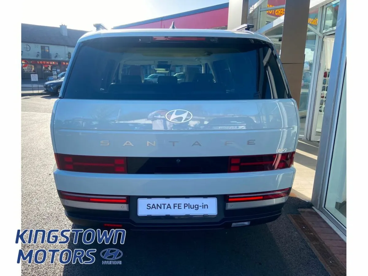 Hyundai Santa Fe Premium PHEV - Image 4