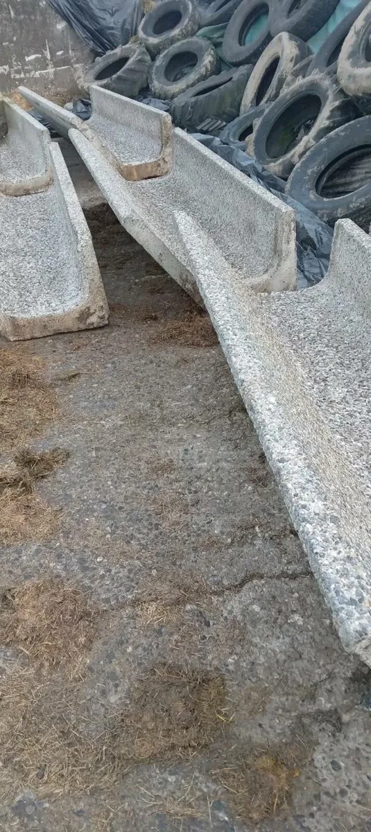Concrete feed troughs - Image 1