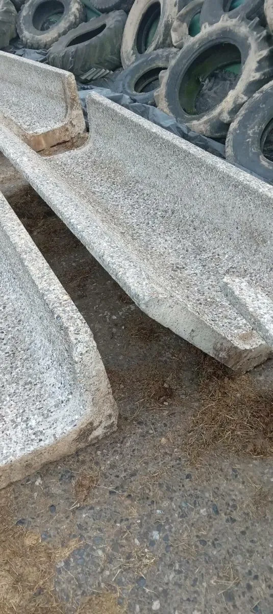 Concrete feed troughs - Image 4