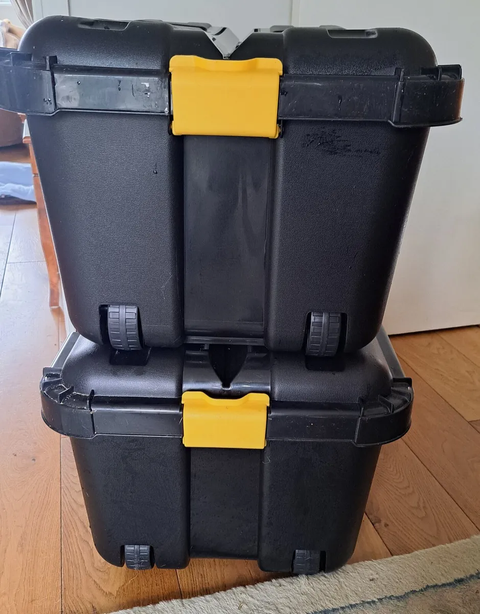 Storage boxes with wheels 111ltr - Image 4