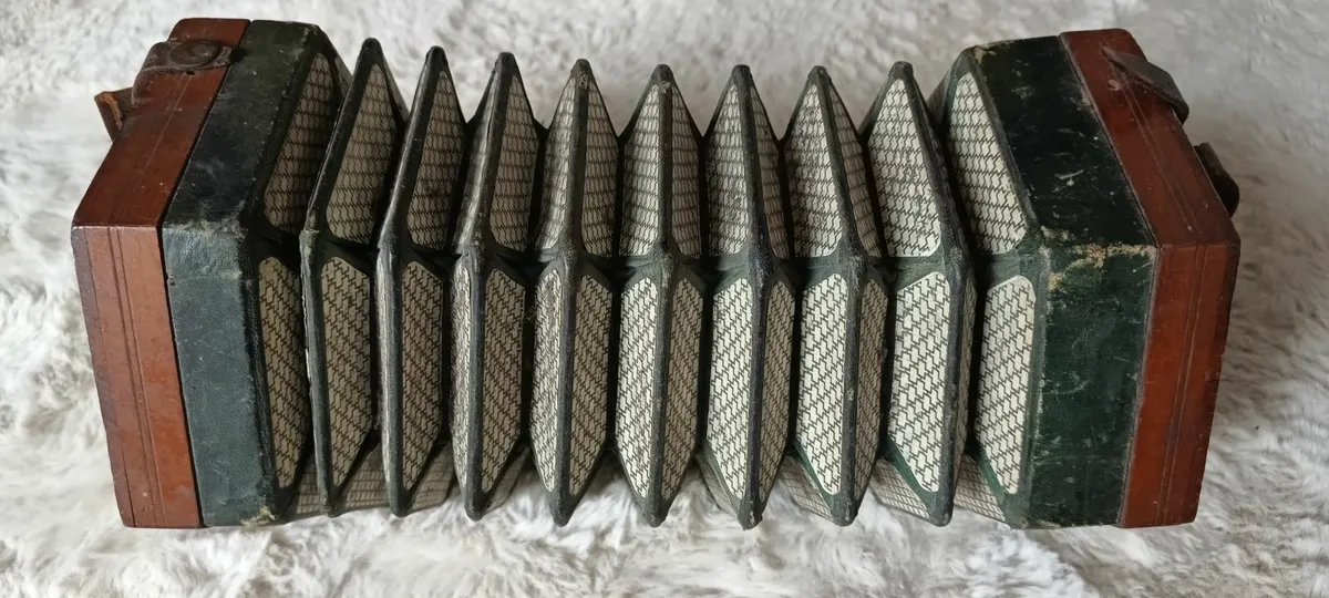 Old Concertina  - For Repair / Parts or Decoration - Image 4