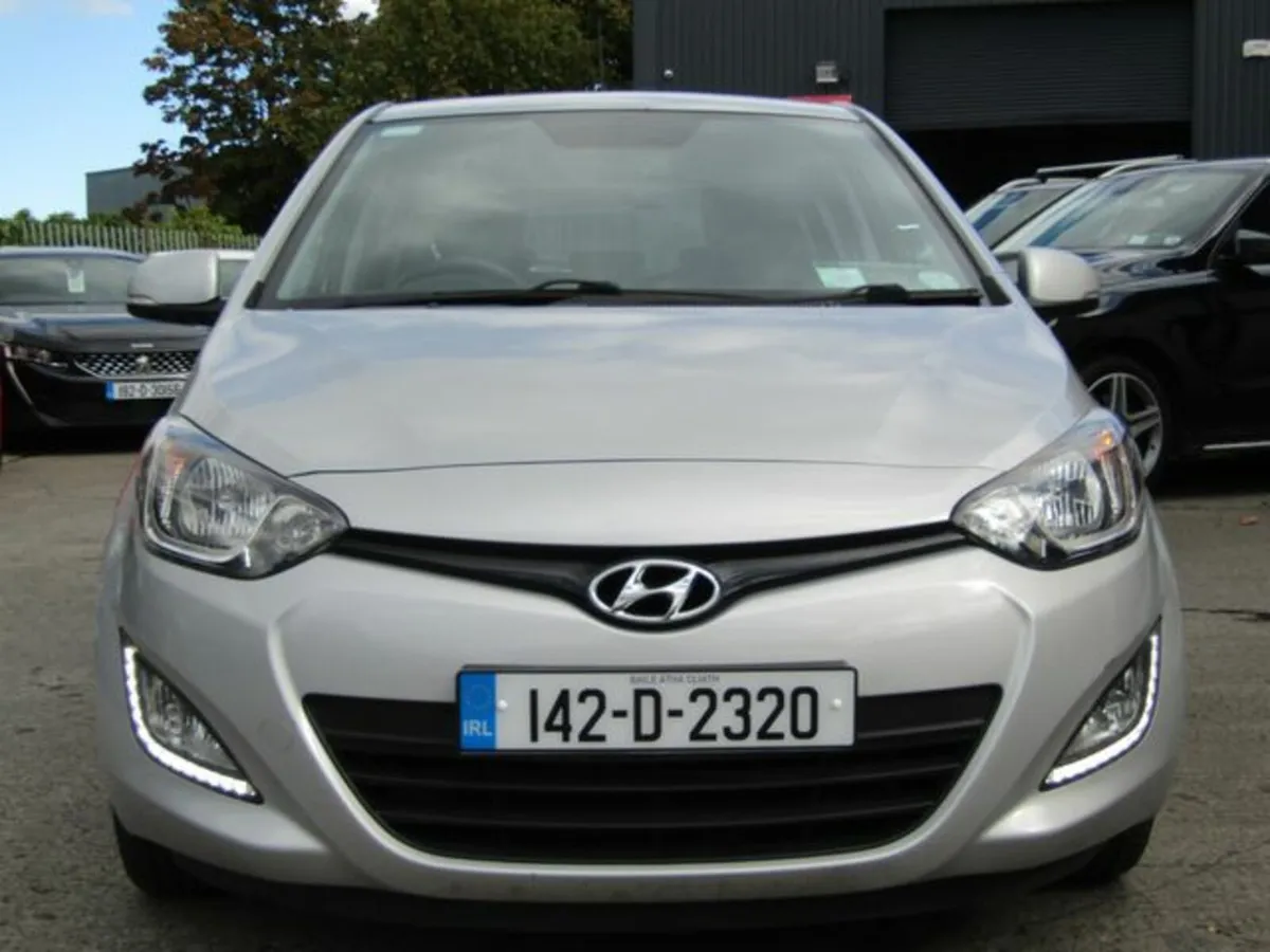 Hyundai i20 1.2 Premium 4DR - Image 3