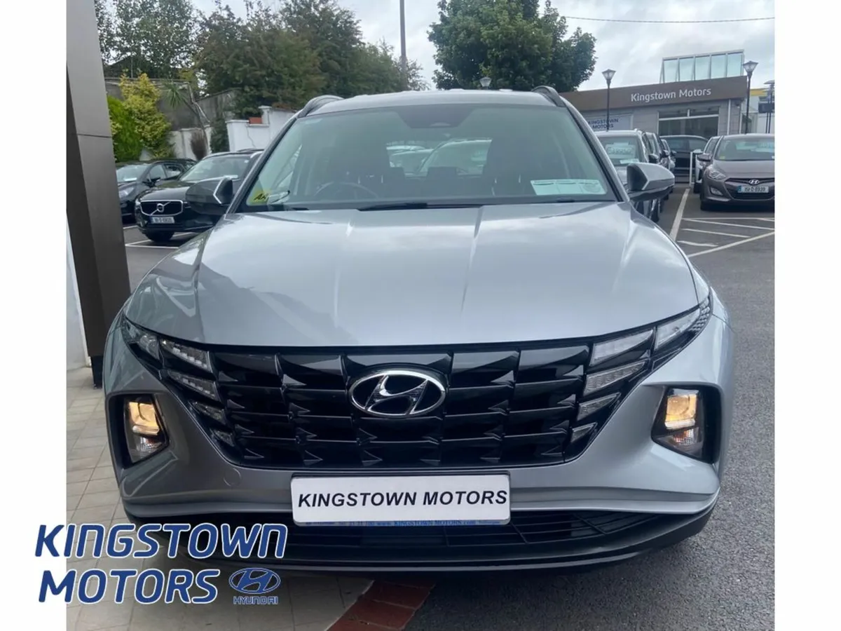 Hyundai Tucson Executive 4WD Auto PHEV - Image 2