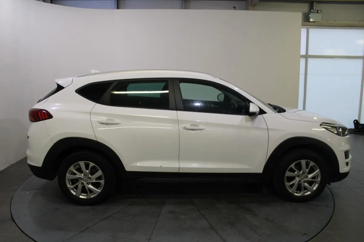 Hyundai Tucson 2WD SE NAV 1.6crdi - Image 2