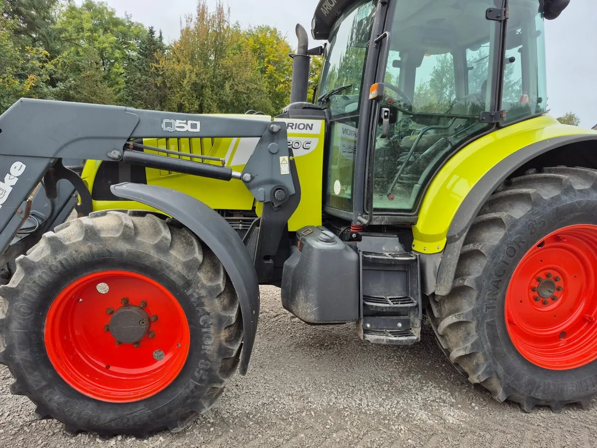 CLAAS tractor and loader - Image 2
