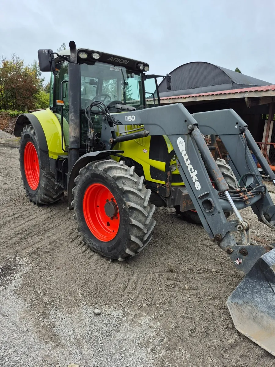 CLAAS tractor and loader - Image 3