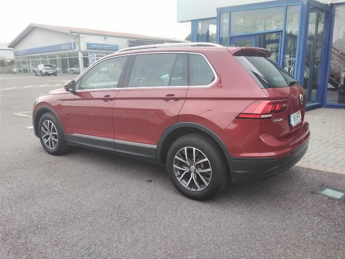 Volkswagen Tiguan Comfortline 2.0tdi 115HP M6F 5 - Image 4