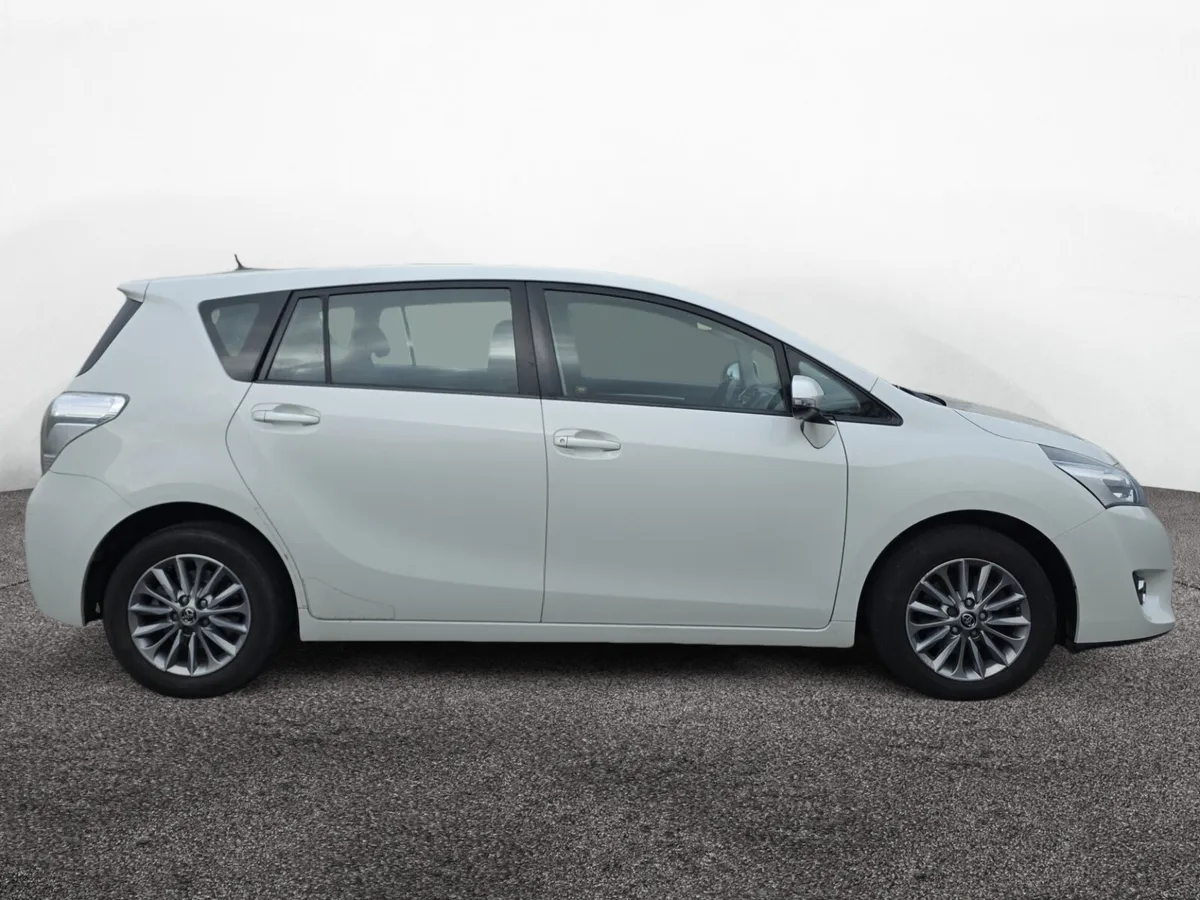 Toyota Verso 2016 Manual - Image 4