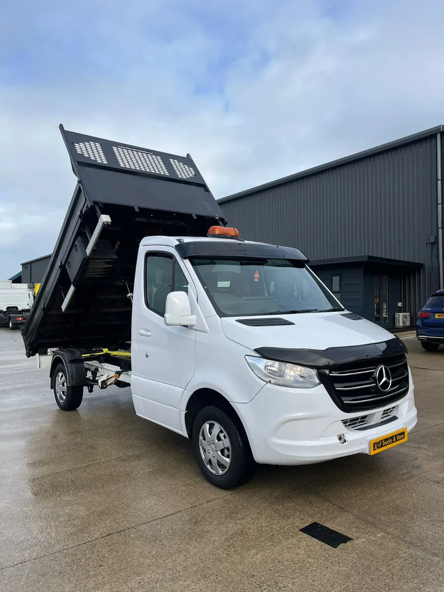 May 2021 Mercedes Sprinter 315 CDI MWB 3.5T Tipper - Image 1