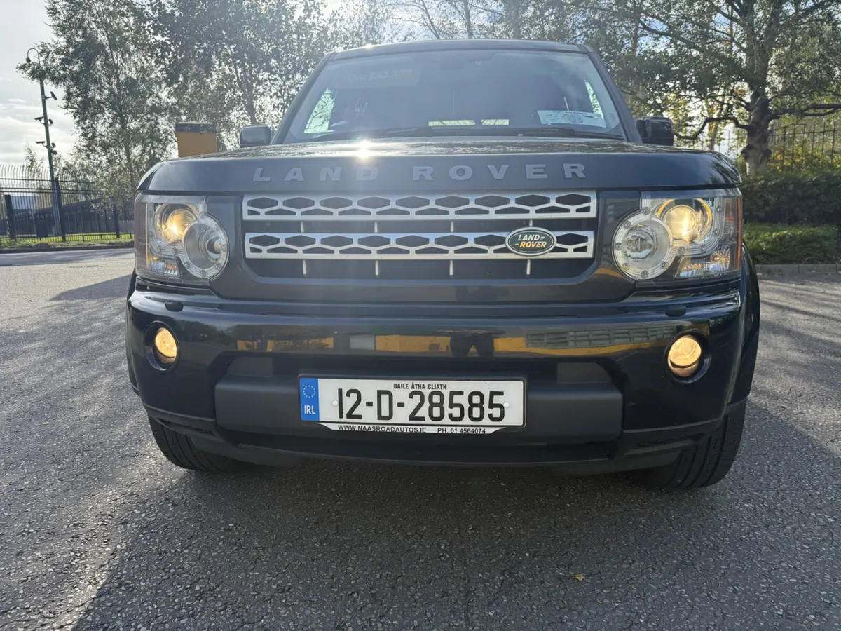 Land Rover Discovery 3.0D 5 seat crew cab auto - Image 2