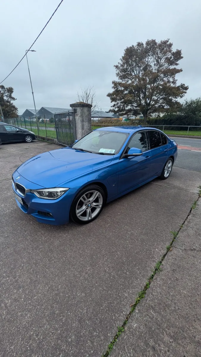 BMW 3-Series 2018 - Image 2