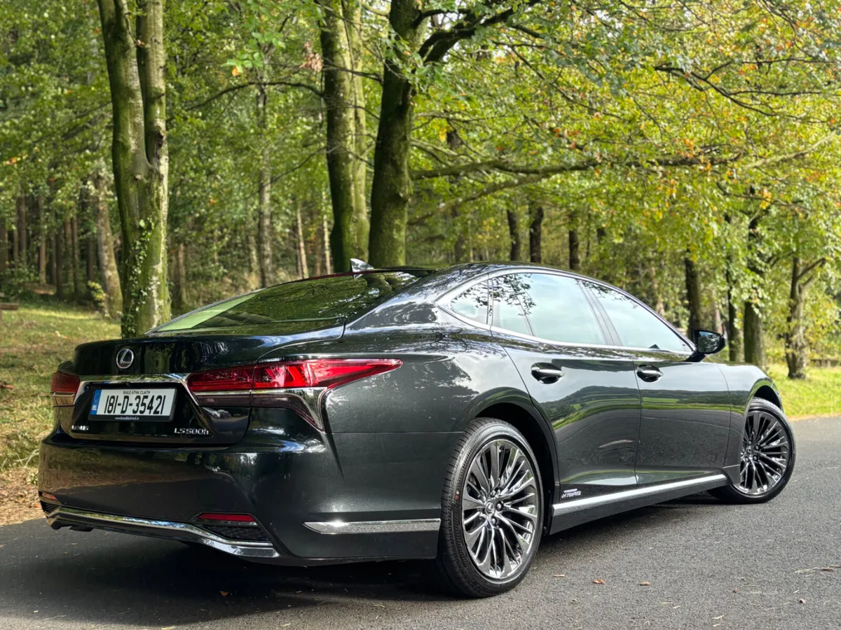 STUNNING!! 2018 LEXUS LS 500H  ONLY 52,000KM - Image 4