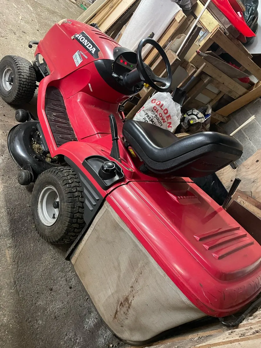 Honda 2417 Ride on Mower - Image 3
