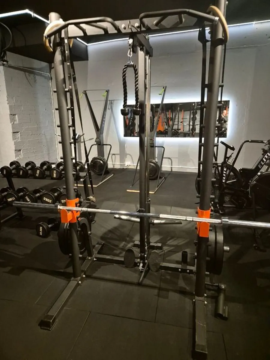 Squat rack with hi/low plate loaded pulleys - Image 2