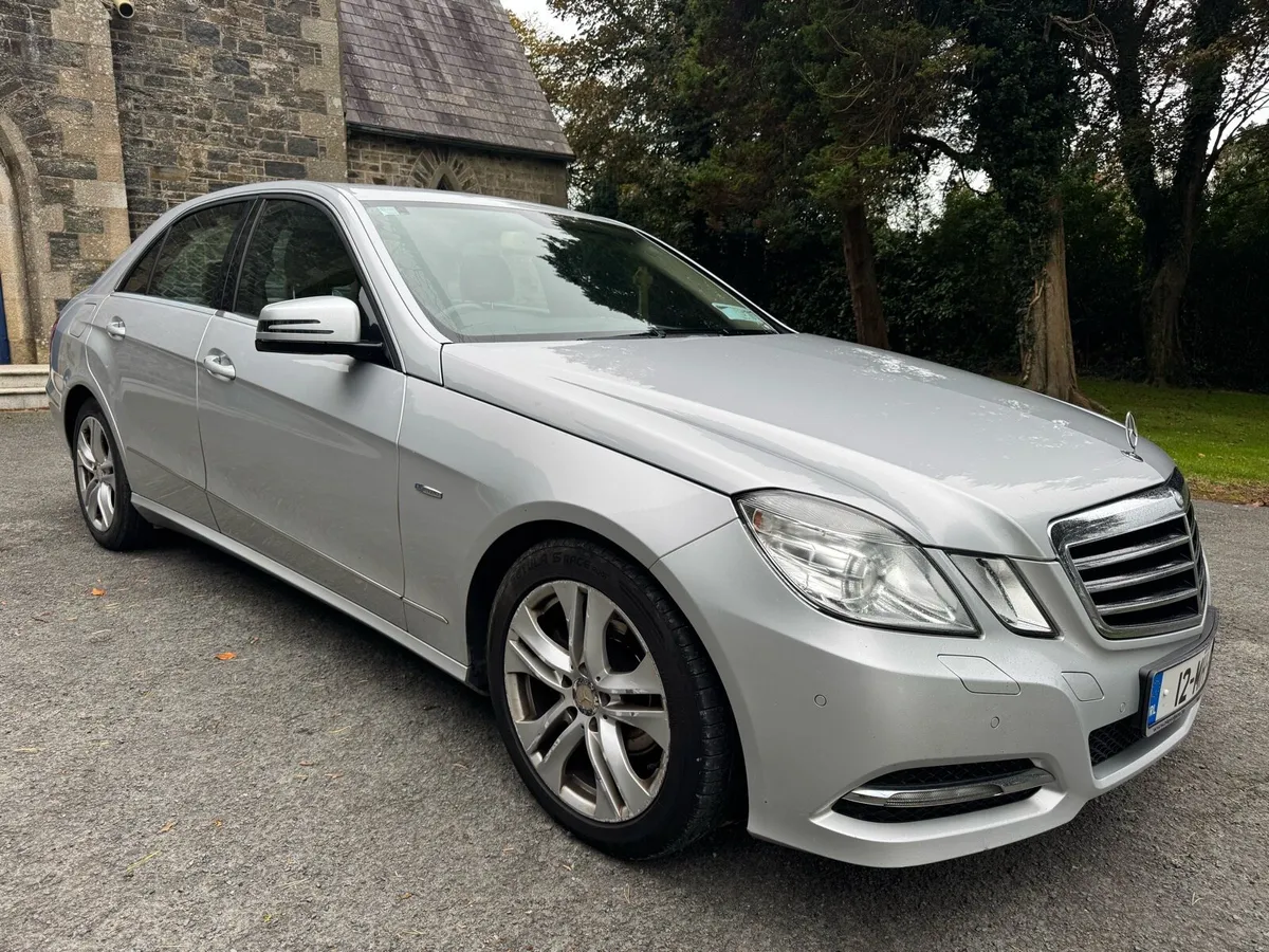 2012 Mercedes E-Class Avantgard - Image 2