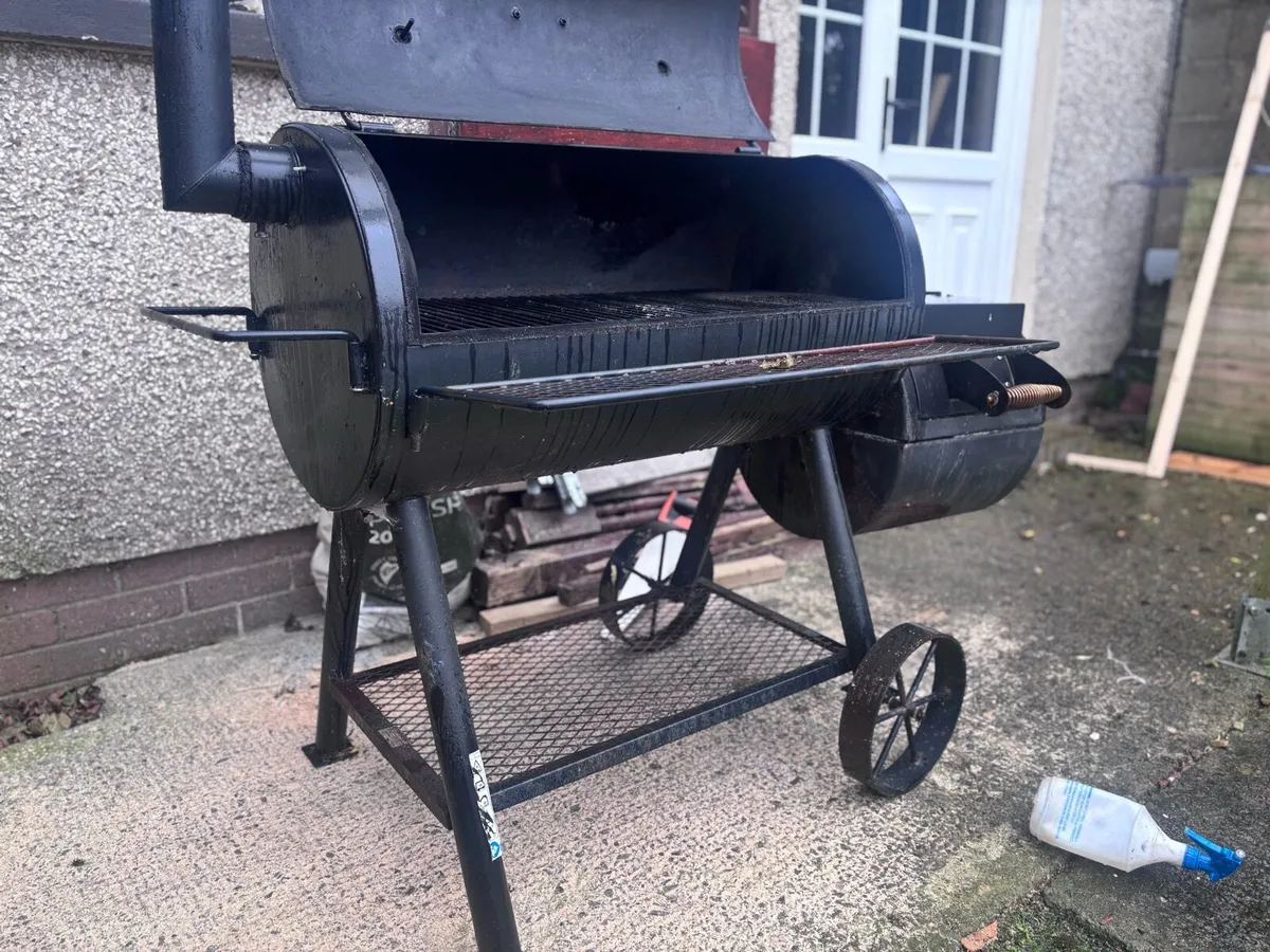 Oklahoma Joe highland smoker - Image 1