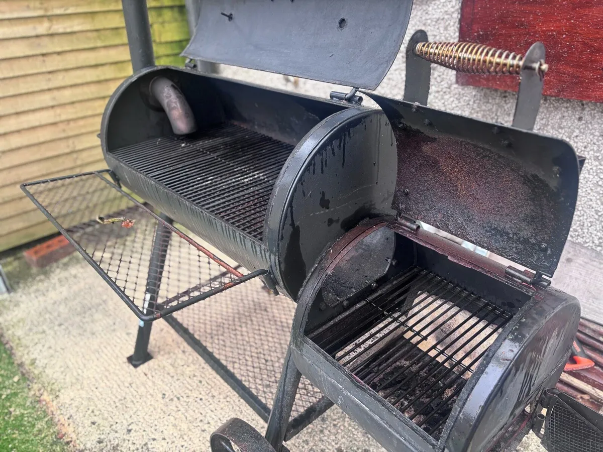 Oklahoma Joe highland smoker - Image 3