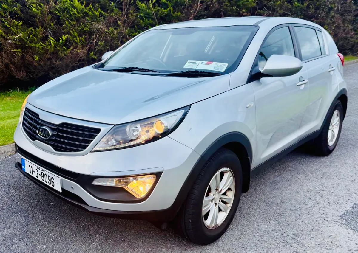 2011 KIA SPORTAGE PETROL LOW MILES - Image 2