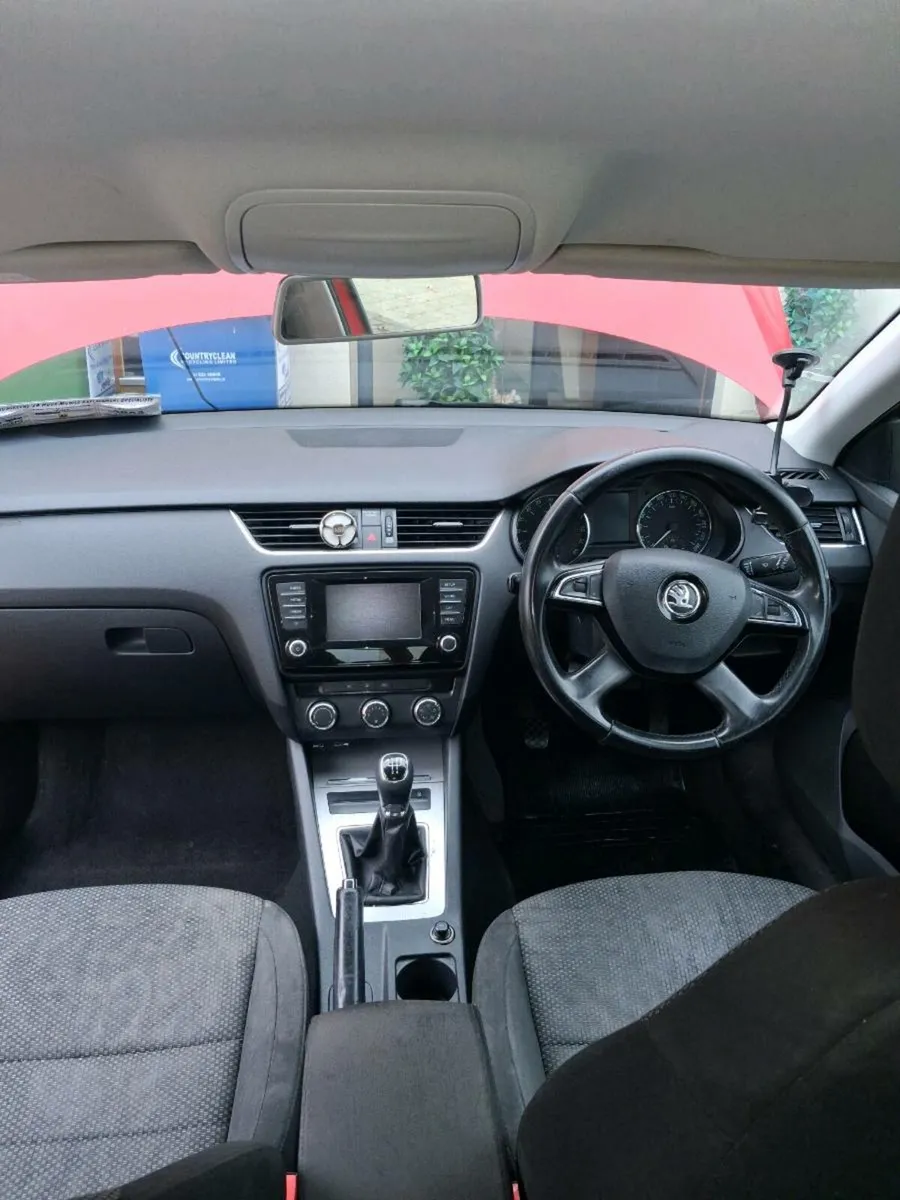 Skoda Octavia 2015 - Image 2
