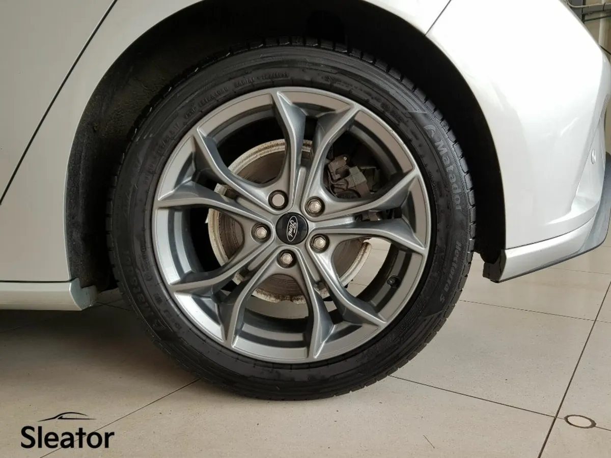 Ford Focus St-line Edition 5D 1.5TD120 M6 - Image 4