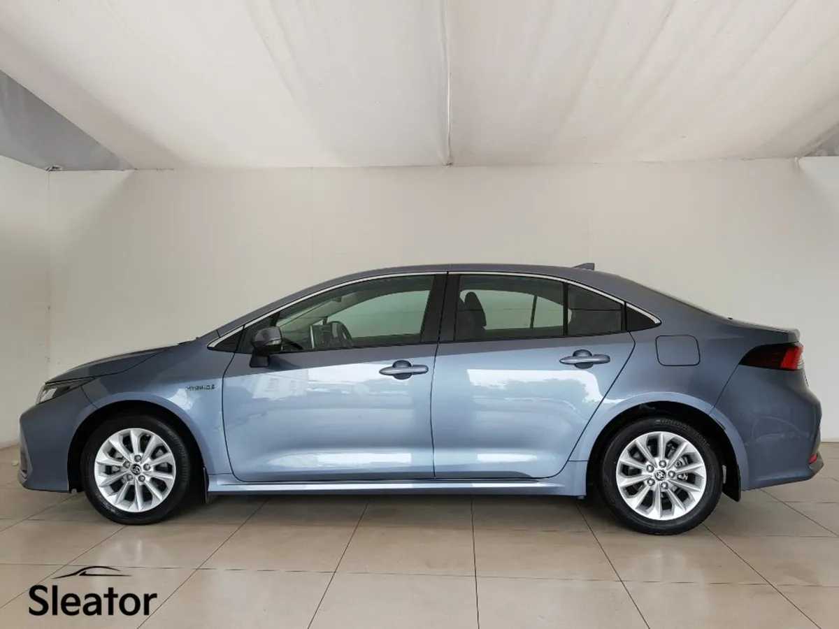 Toyota Corolla Hybrid Luna 4DR Auto 4DR Auto - Image 3