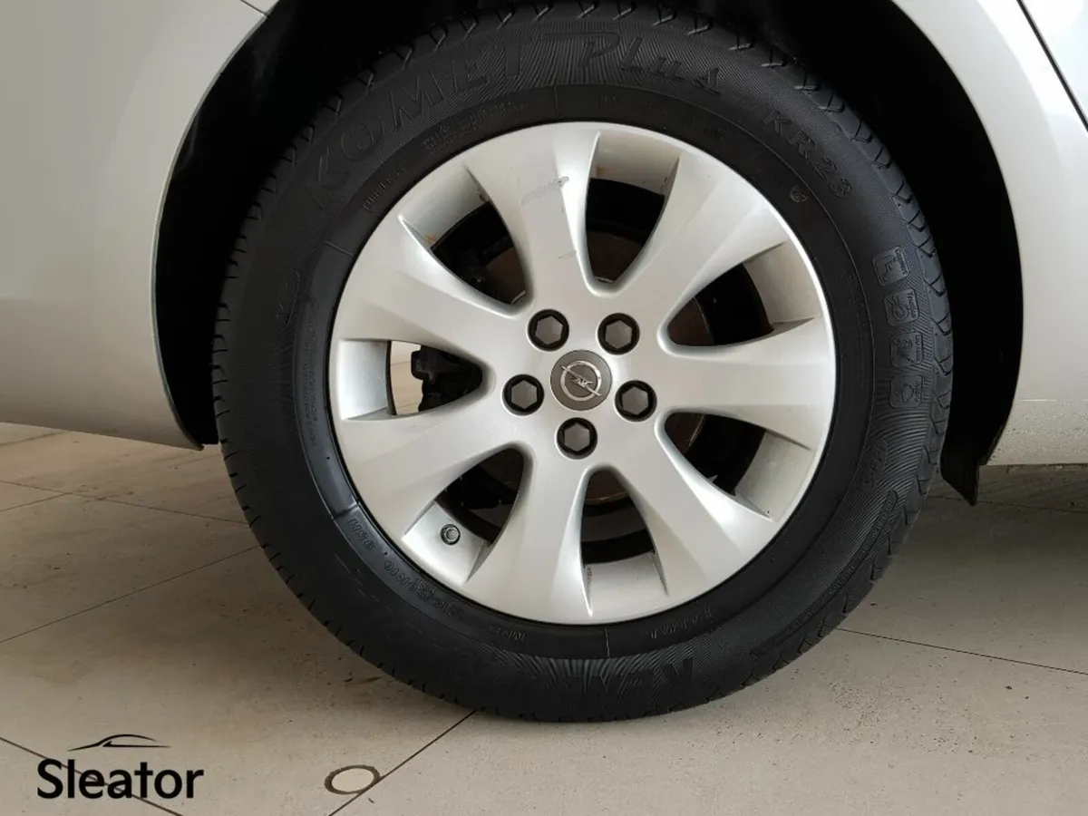 Opel Astra Saloon 1.4 T S/S 4DR - Image 4