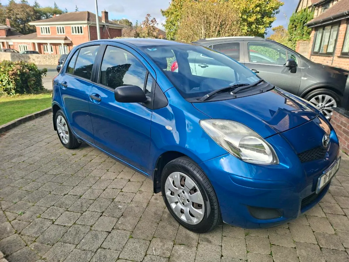 TOYOTA YARIS 1.0 PETROL 2010 VERY CLEAN CAR - Image 1