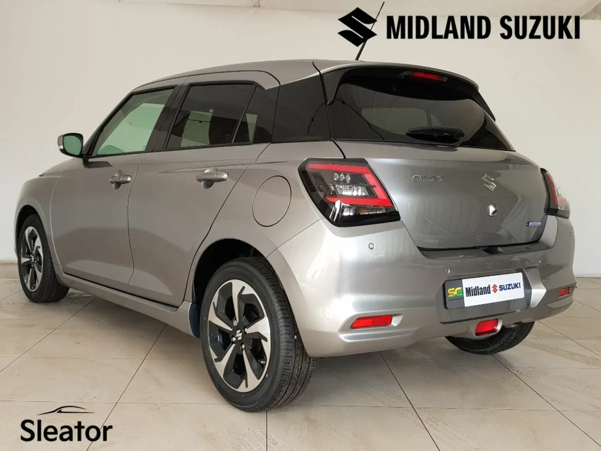 Suzuki Swift 1.2 Hybrid Motion - Image 2