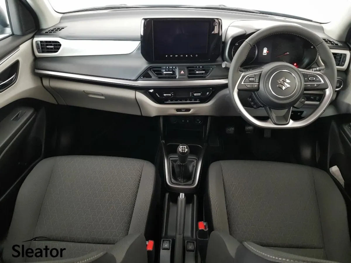Suzuki Swift 1.2 Hybrid Motion - Image 4