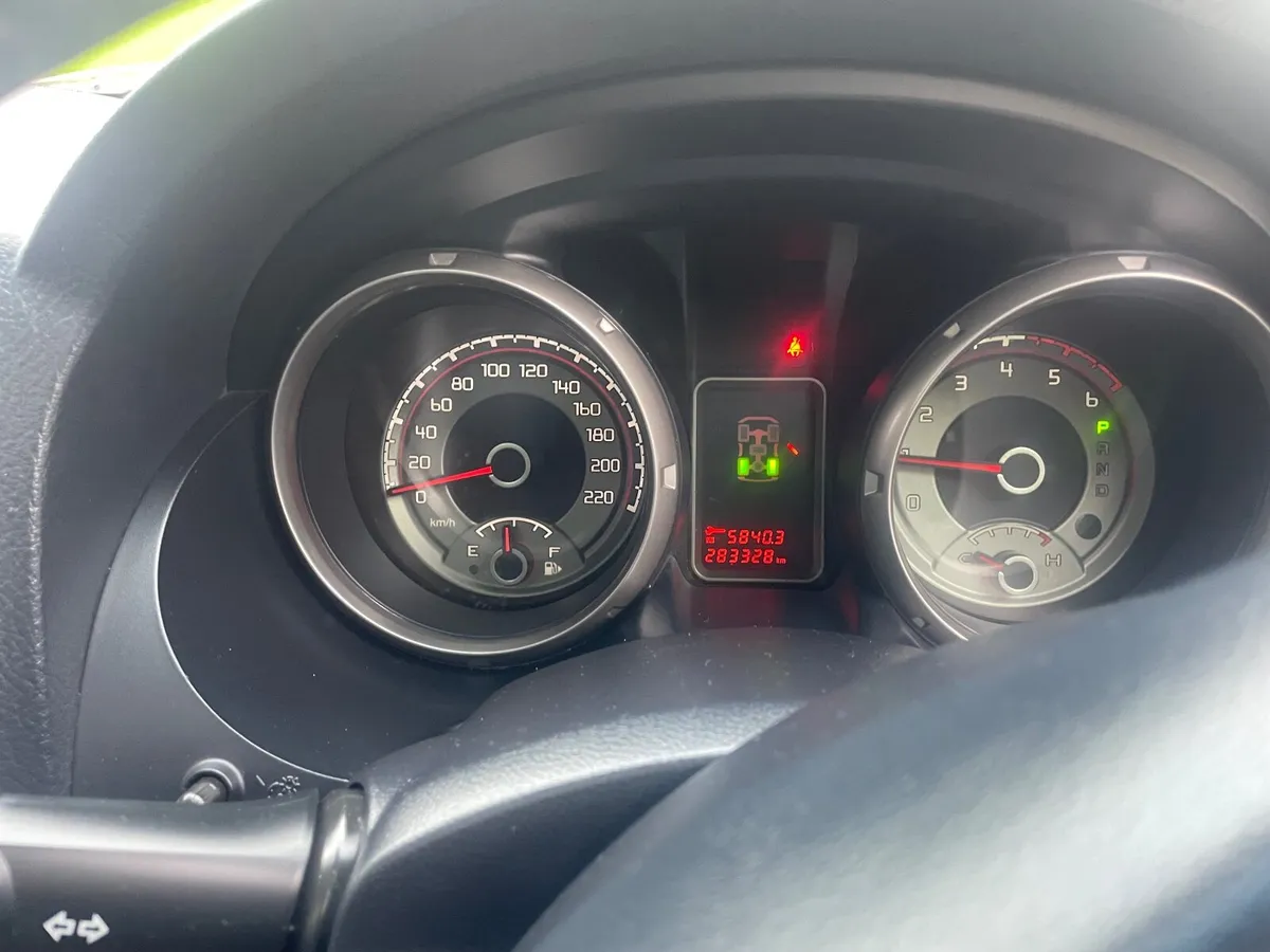 Mitsubishi Pajero 2015 - Image 3