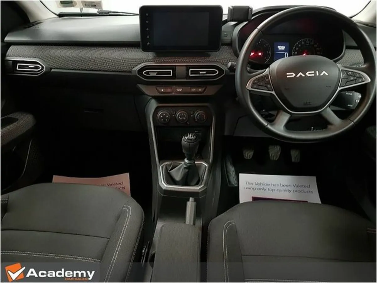 Dacia Sandero Expression TCE 90 5SP NBI 5DR - Image 2