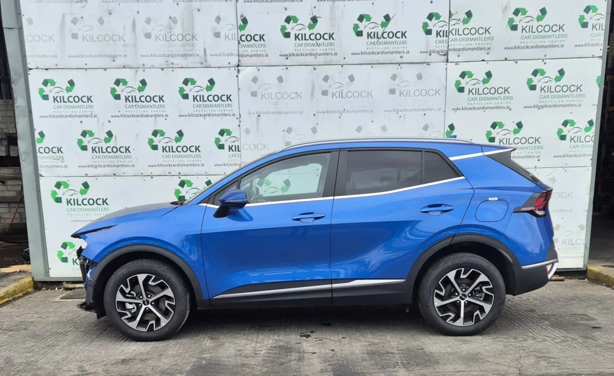 2025 Kia Sportage - Image 1