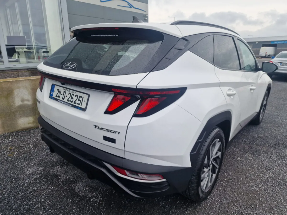 Hyundai Tucson Executive 2WD 5DR 1.6CRDI*QUALITY A - Image 3