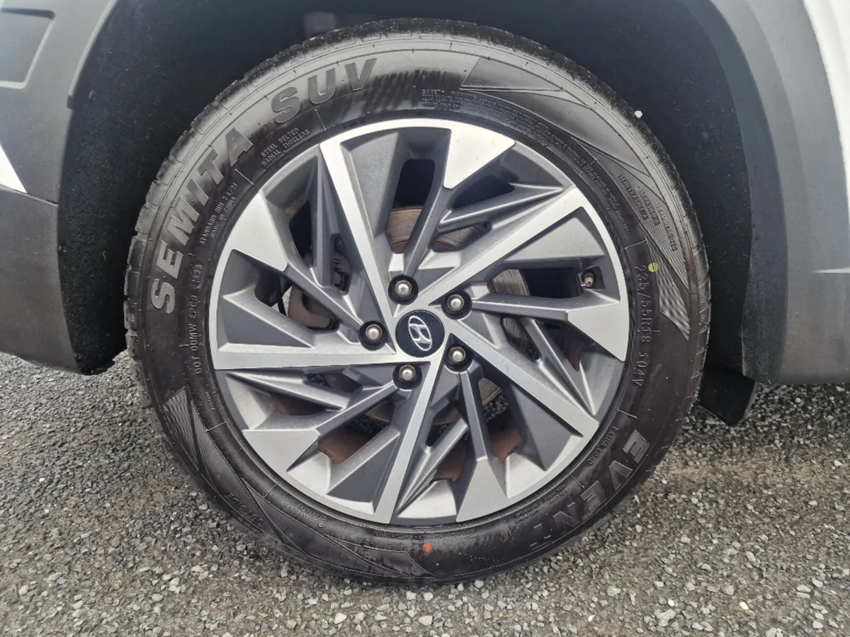 Hyundai Tucson Executive 2WD 5DR 1.6CRDI*QUALITY A - Image 4