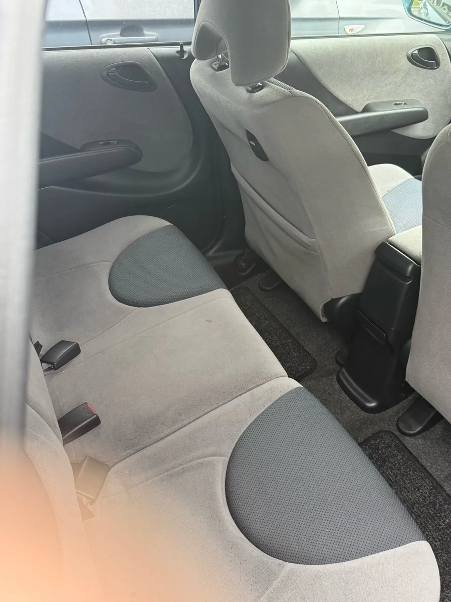 Car - Image 3