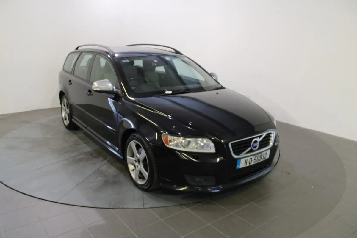 Volvo V50 2.0d D3 PS R-design - Image 1
