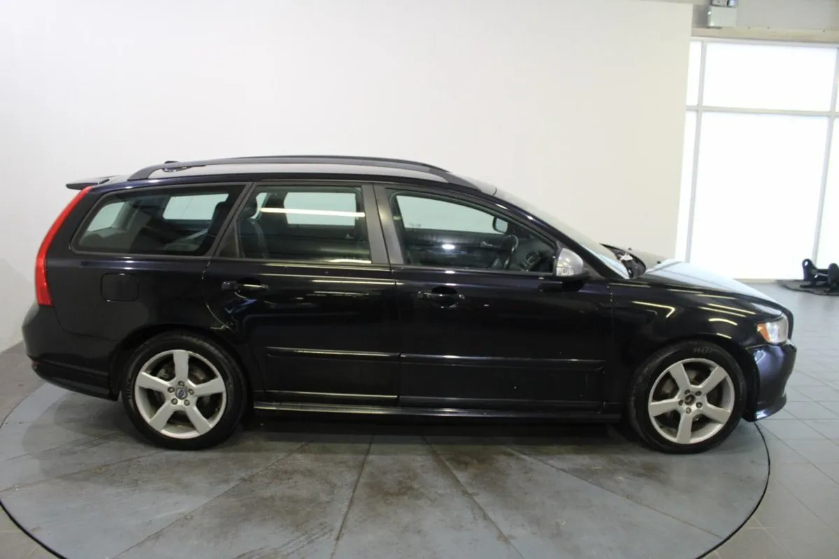 Volvo V50 2.0d D3 PS R-design - Image 3