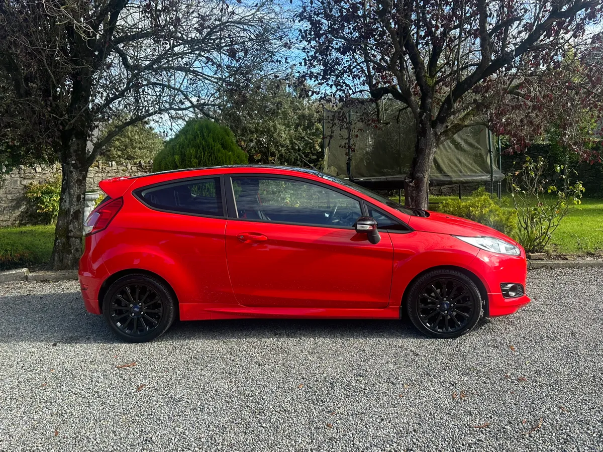 Ford Fiesta Red Edition 125HP Touch Screen - Image 3
