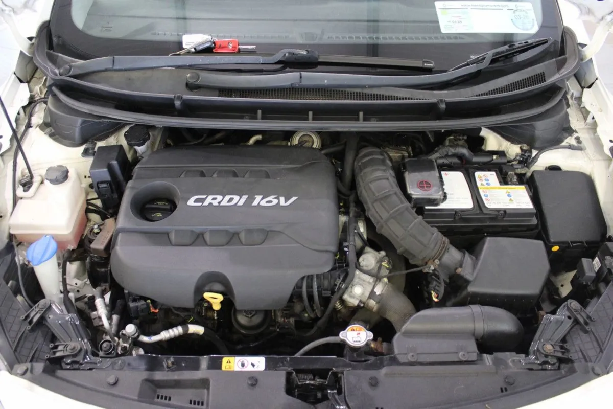 Hyundai i30 1.6 Diesel Style NAV - Image 4