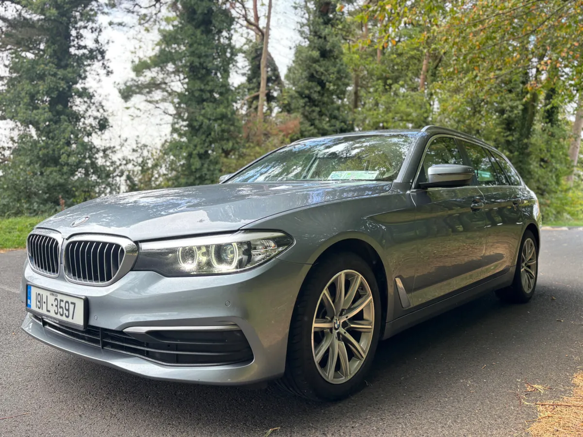 2019 BMW 5-Series 520d estate - Image 2