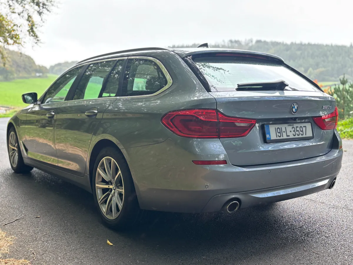 2019 BMW 5-Series 520d estate - Image 4