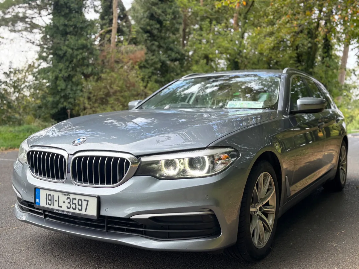 2019 BMW 5-Series 520d estate - Image 3