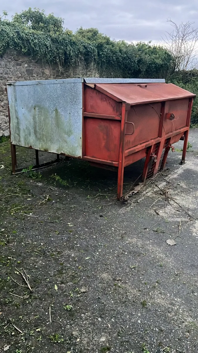 Creep feeder in need of repair - Image 1