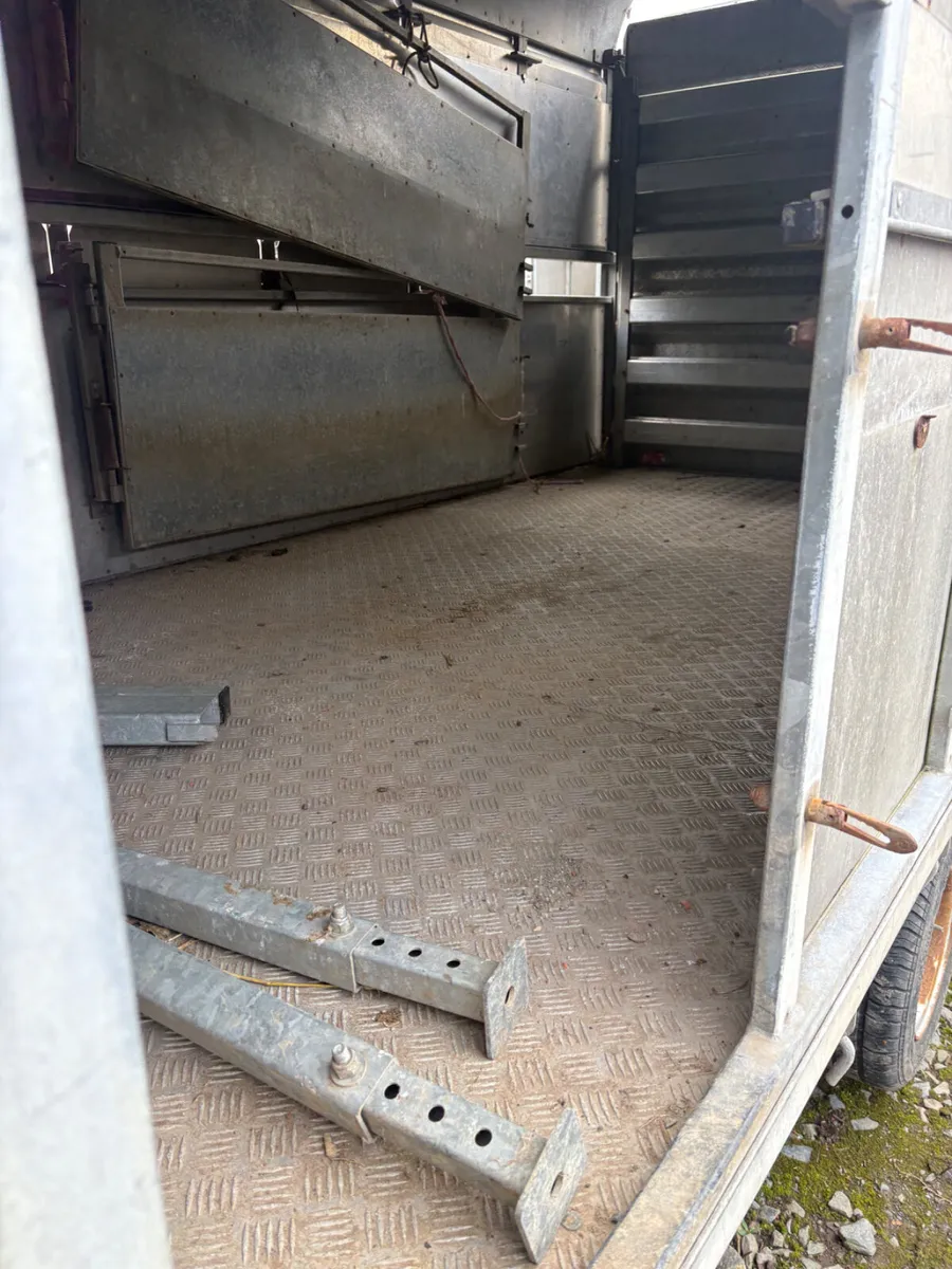 Graham Edward’s 12ft cattle trailer - Image 3